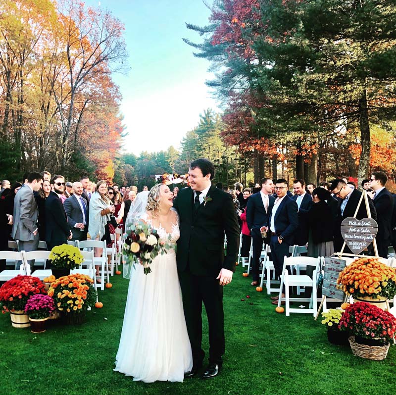 view image of an outdoor wedding in a new tab