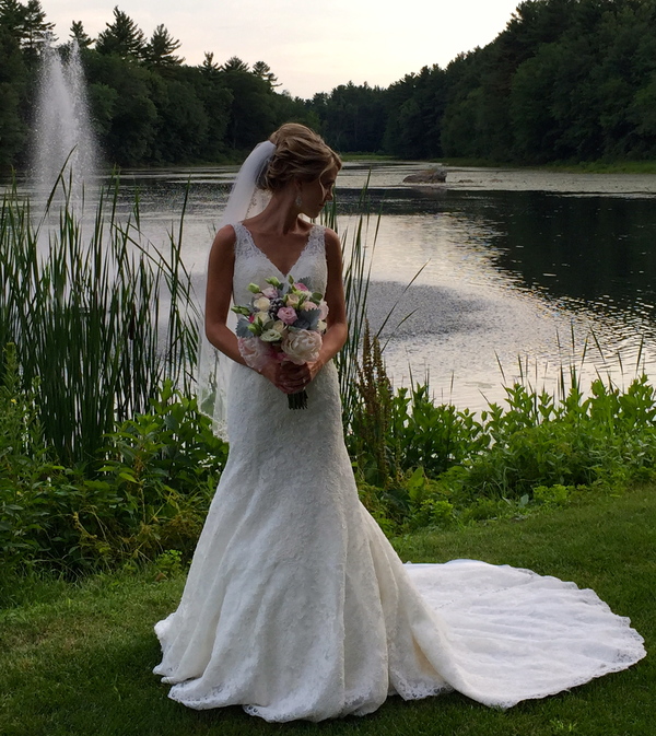 view image of a bride on the course in a new tab
