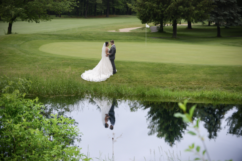 view image of a couple on the course in a new tab